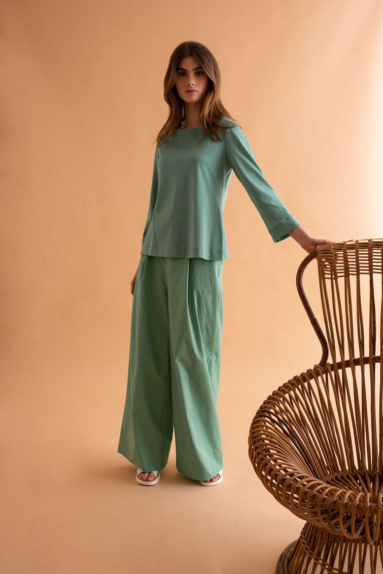 BETTY t-shirt + ASTER trousers